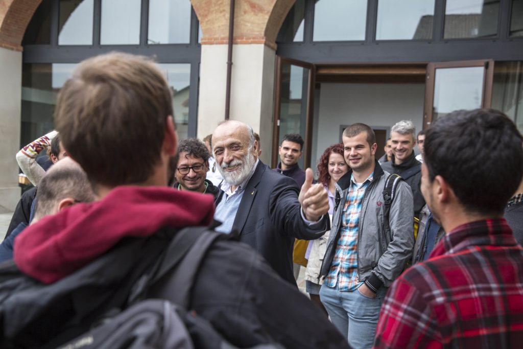 carlin e studenti